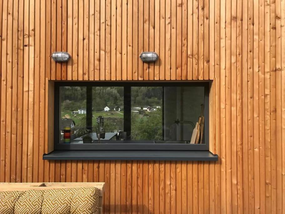Eifelhausaufzeit-Vulkaneifel-Architekten-Chalet Mit Sauna Im Vulkankrater Immerath エクステリア 写真