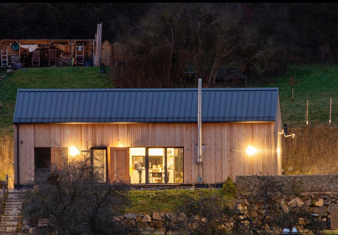 Eifelhausaufzeit-Vulkaneifel-Architekten-Chalet Mit Sauna Im Vulkankrater Immerath エクステリア 写真