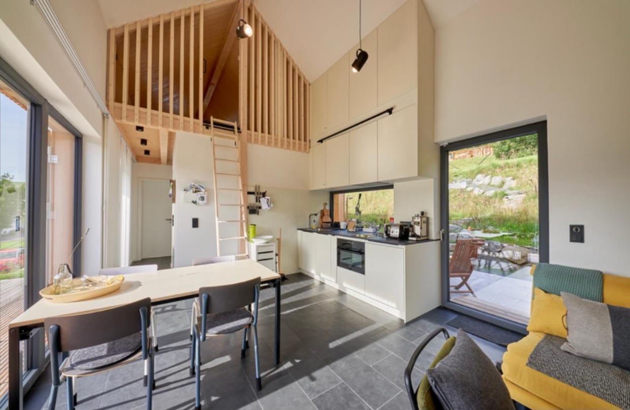 Eifelhausaufzeit-Vulkaneifel-Architekten-Chalet Mit Sauna Im Vulkankrater Immerath エクステリア 写真