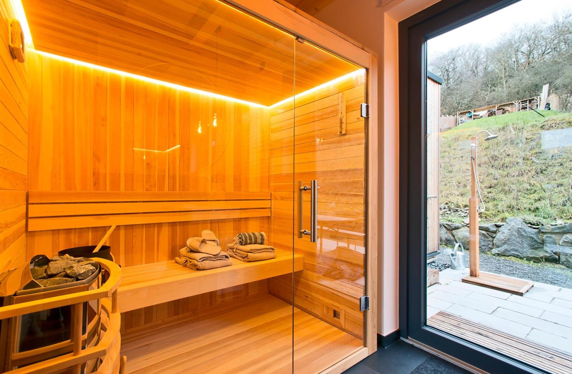 Eifelhausaufzeit-Vulkaneifel-Architekten-Chalet Mit Sauna Im Vulkankrater Immerath エクステリア 写真